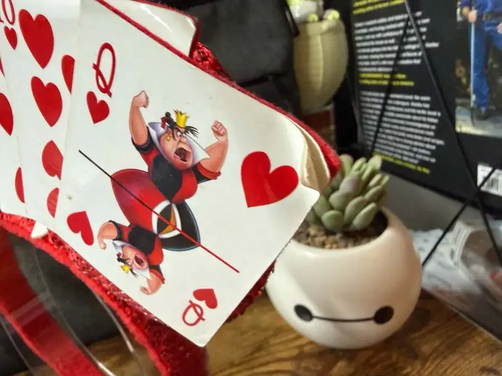EUC Disney Parks Tokyo Queen of Hearts Alice in Wonderland Ear Headband